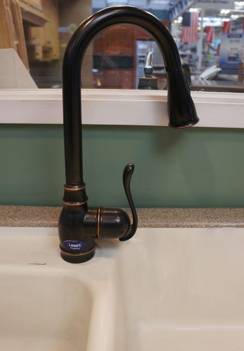 The spout on the 7594 kitchen faucet can rotate 360° for additional convenience.